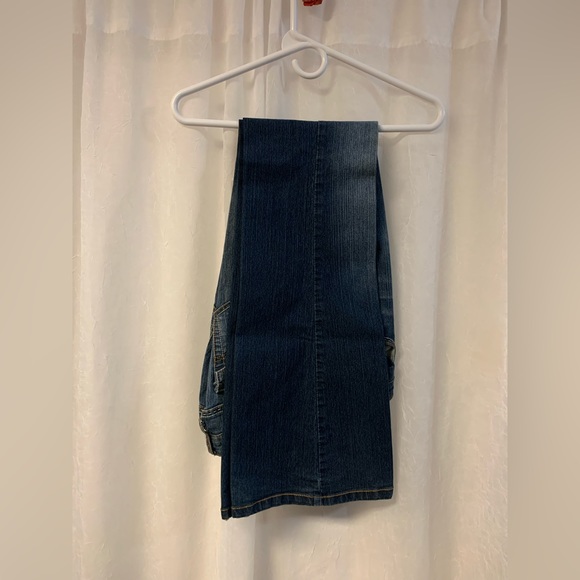 Blue Jeans Women - Picture 4 of 10